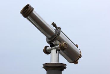 Exploring the Night Sky: Zhumell Z8 vs